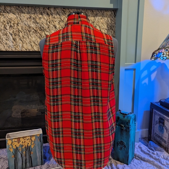 Red Plaid Stuart Tartan Sleeveless Blouse - L - Picture 2 of 5